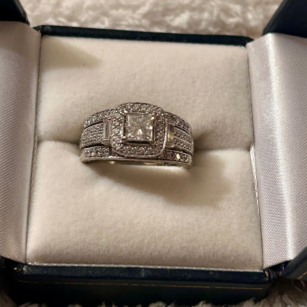 Stunning Princess Cut Bridal Ring Set 14k See Photos For IGI REPORT  & SIZE